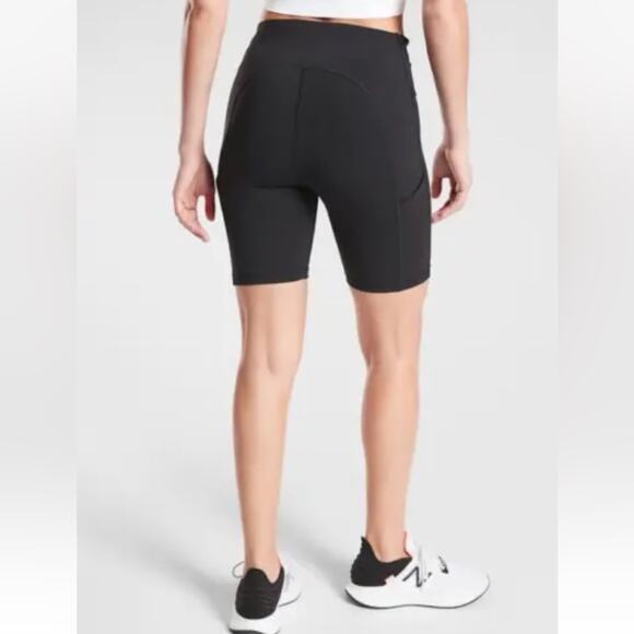 Athleta Ultimate Stash Pocket 7" Biker Shorts Black
Size XS - Picture 5 of 11